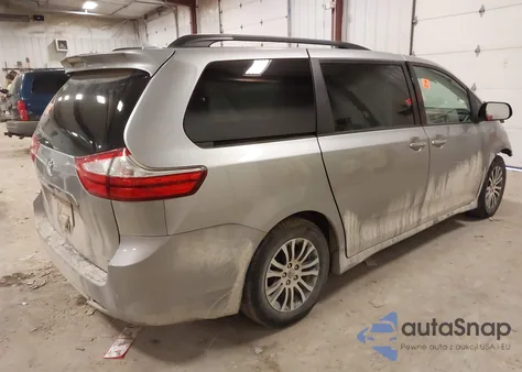 2018 Toyota Sienna Xle 8 Passenger z USA, uszkodzony, nr VIN 5TDYZ3DC7JS928336